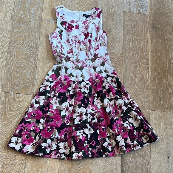 White House Black Market Flare Dress - Picture 2 of 11